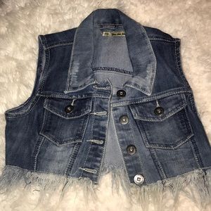 Sleeveless Jean Jacket